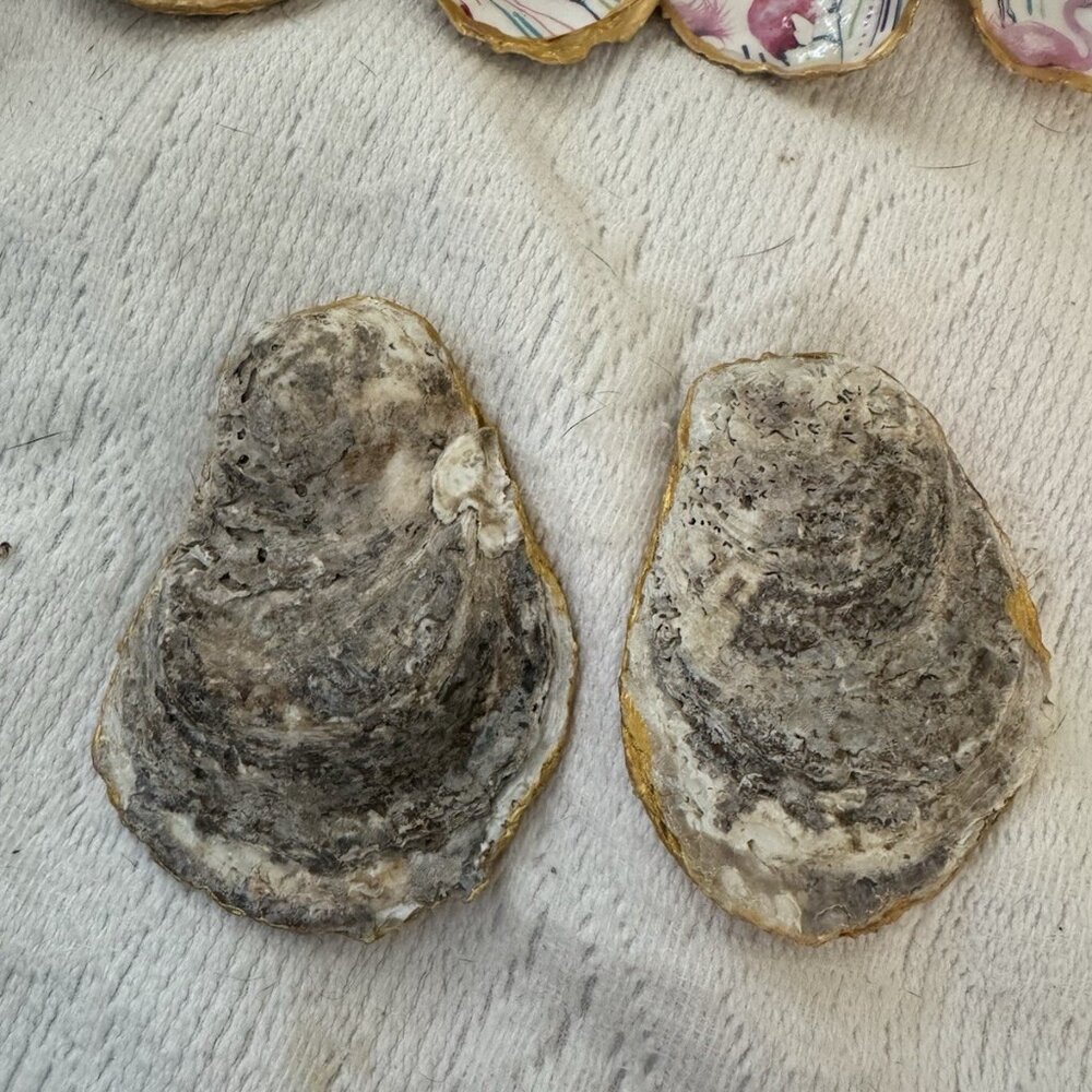 Set of 2 Handmade Decoupage Oyster Shell Trinket Dishes Lucky Cat pearl charm - Picture 4 of 8